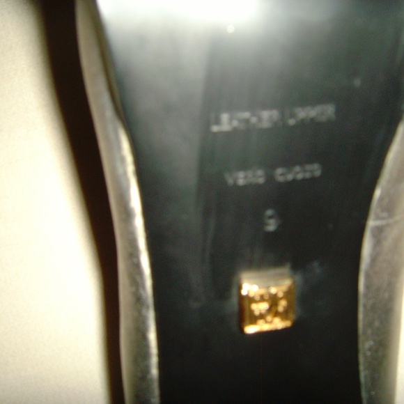 Pour La Victoire Metallic Silver Irina Pumps - 9 NEW - Picture 12 of 14